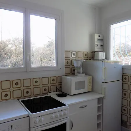 - 1er Etage Droit - 90m De La *