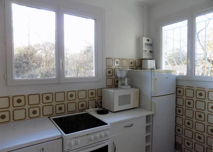 - 1er Etage Droit - 90m De La *