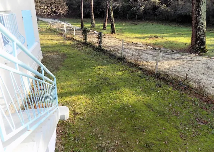 - 1er Etage Droit - 90m De La *